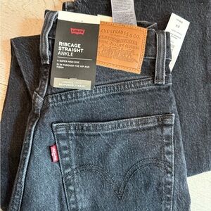 Levi's Black Ribcage Straight Ankle Jeans